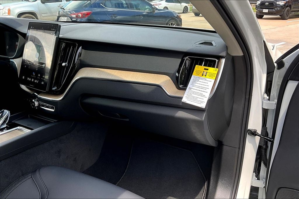 2026 Volvo XC60 B5 Core