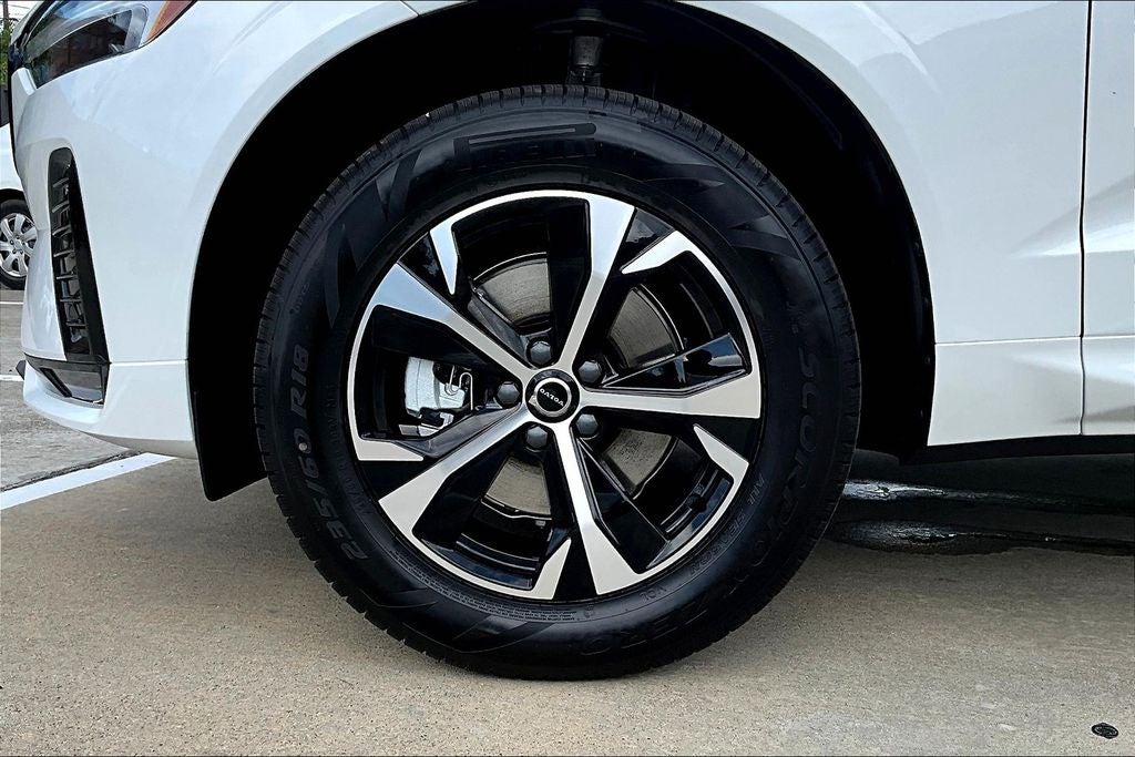 2026 Volvo XC60 B5 Core