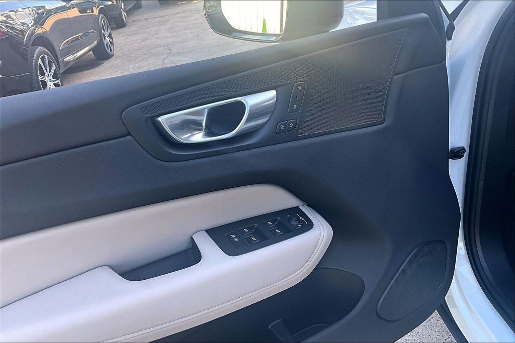 2026 Volvo XC60 B5 Core