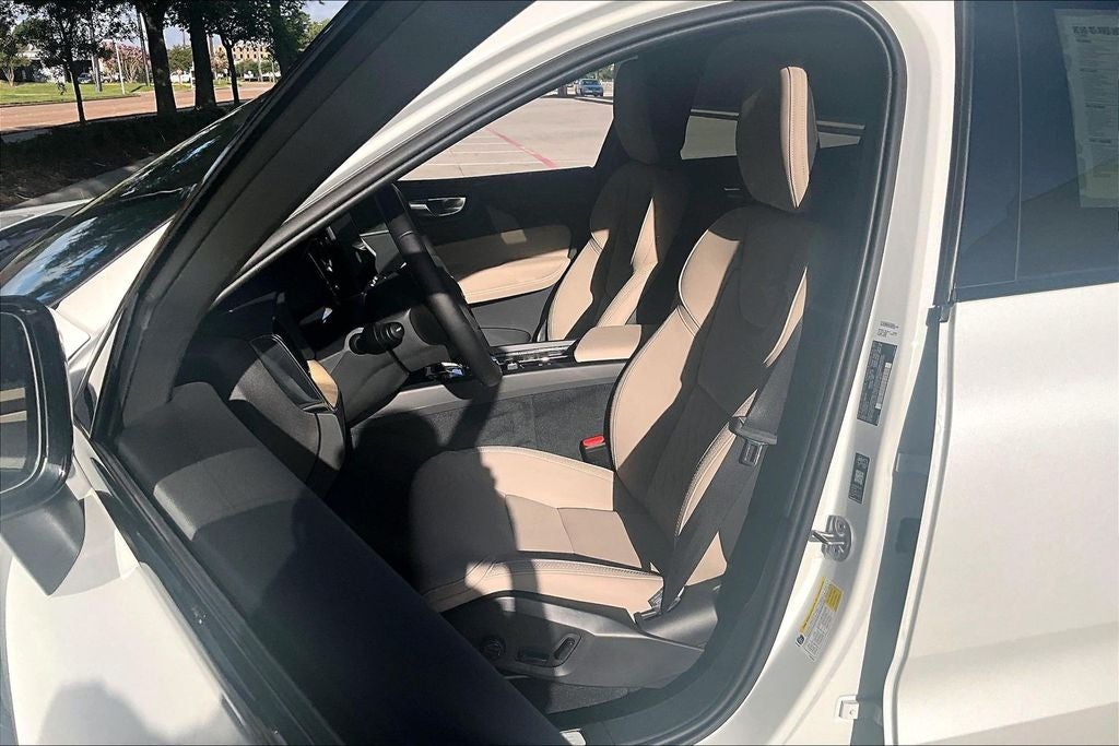 2026 Volvo XC60 B5 Core