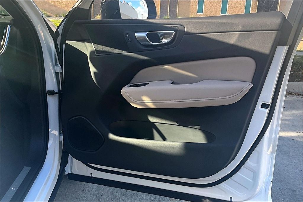 2026 Volvo XC60 B5 Core