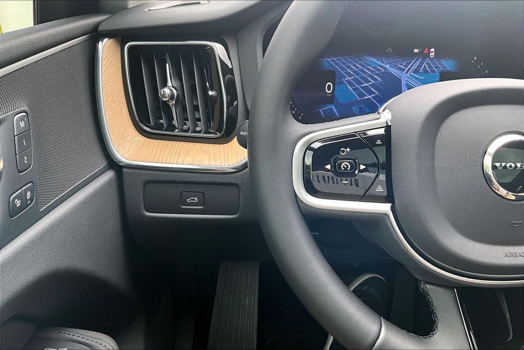 2026 Volvo XC60 B5 Core