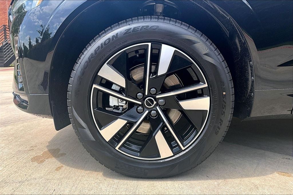 2026 Volvo XC60 B5 Core