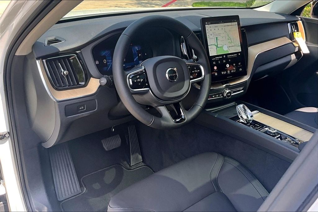 2026 Volvo XC60 B5 Core