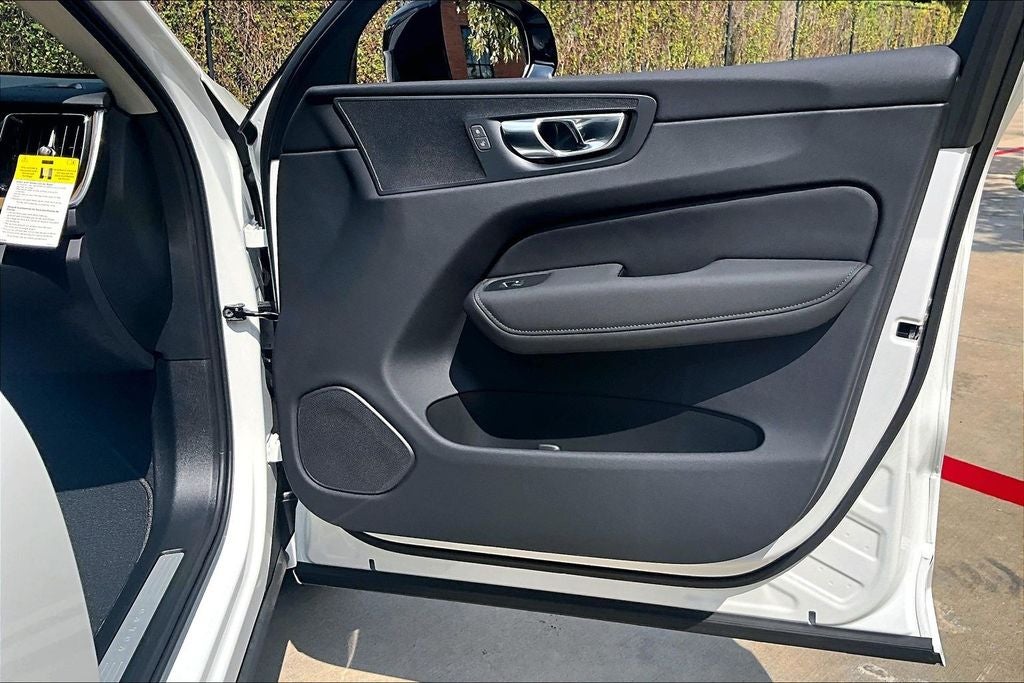2026 Volvo XC60 B5 Core