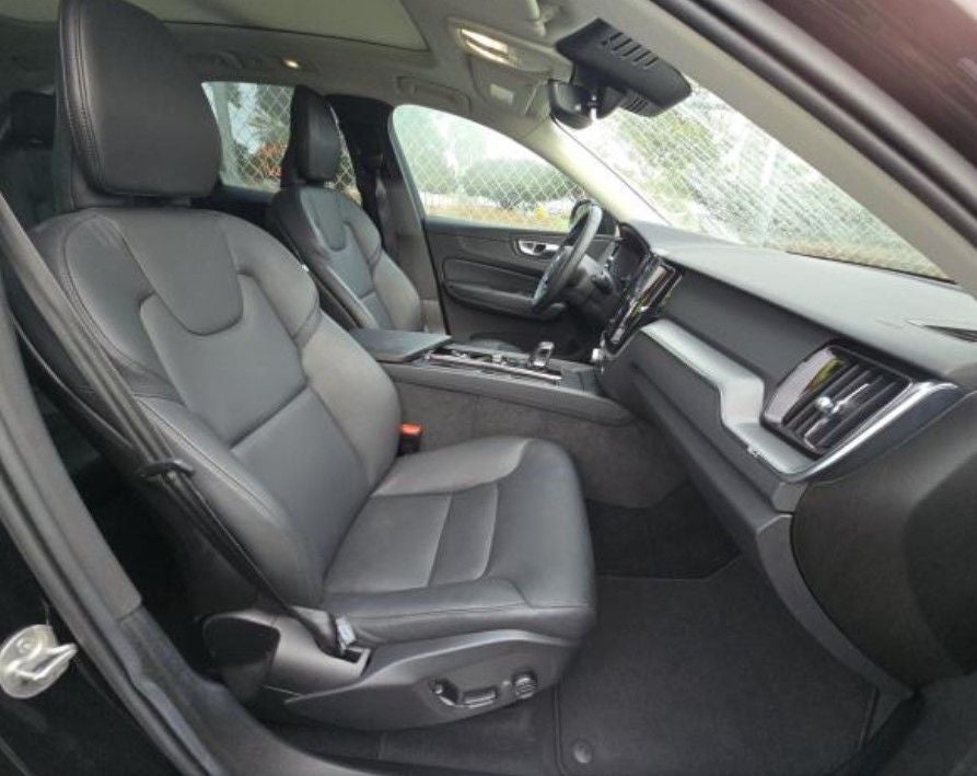 2025 Volvo XC60 B5 Core