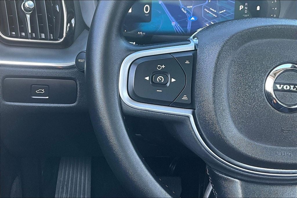 2025 Volvo XC60 B5 Core