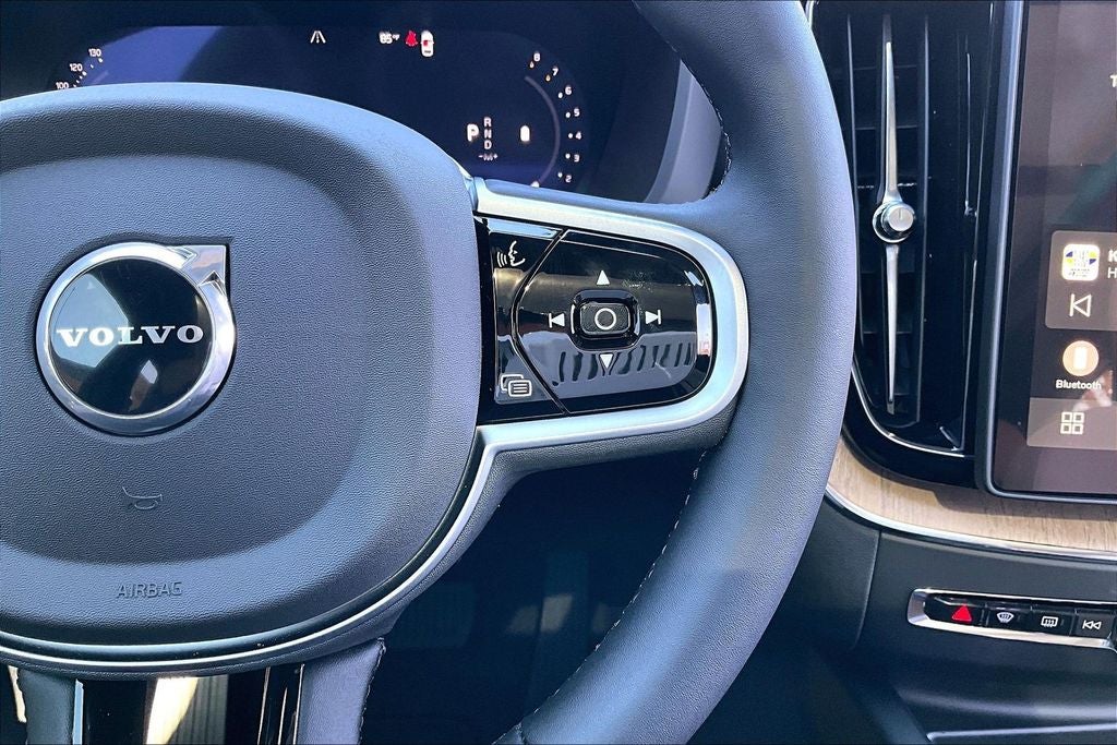 2026 Volvo XC60 B5 Core