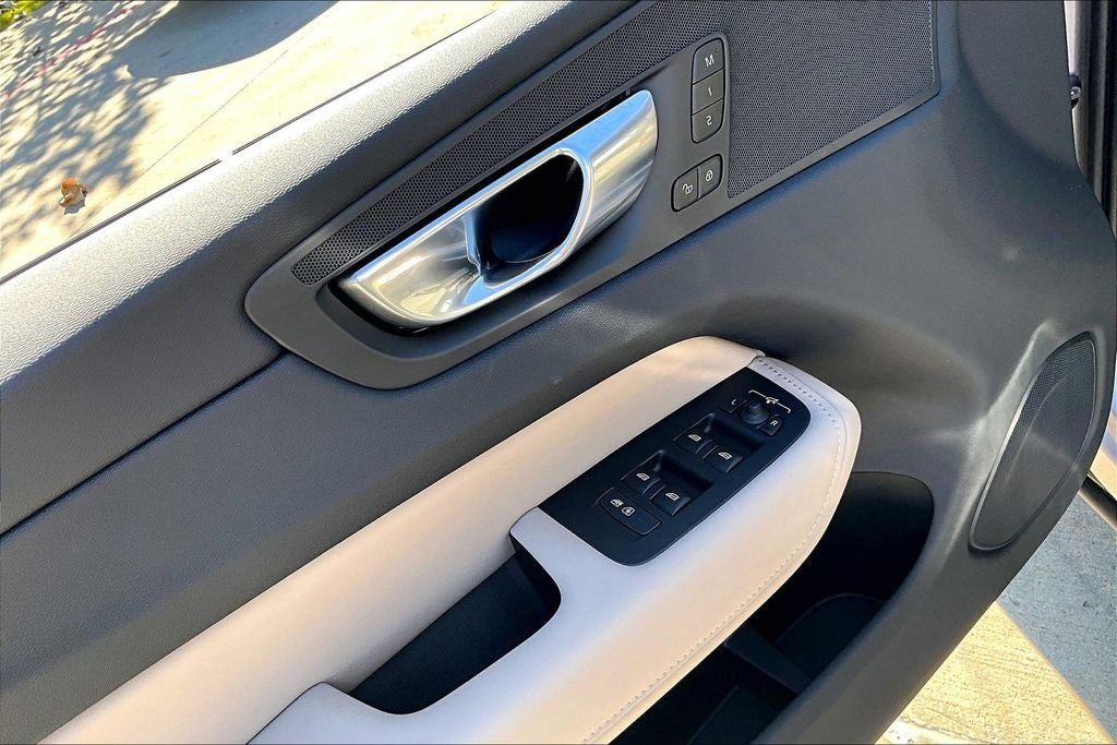 2026 Volvo XC60 B5 Core