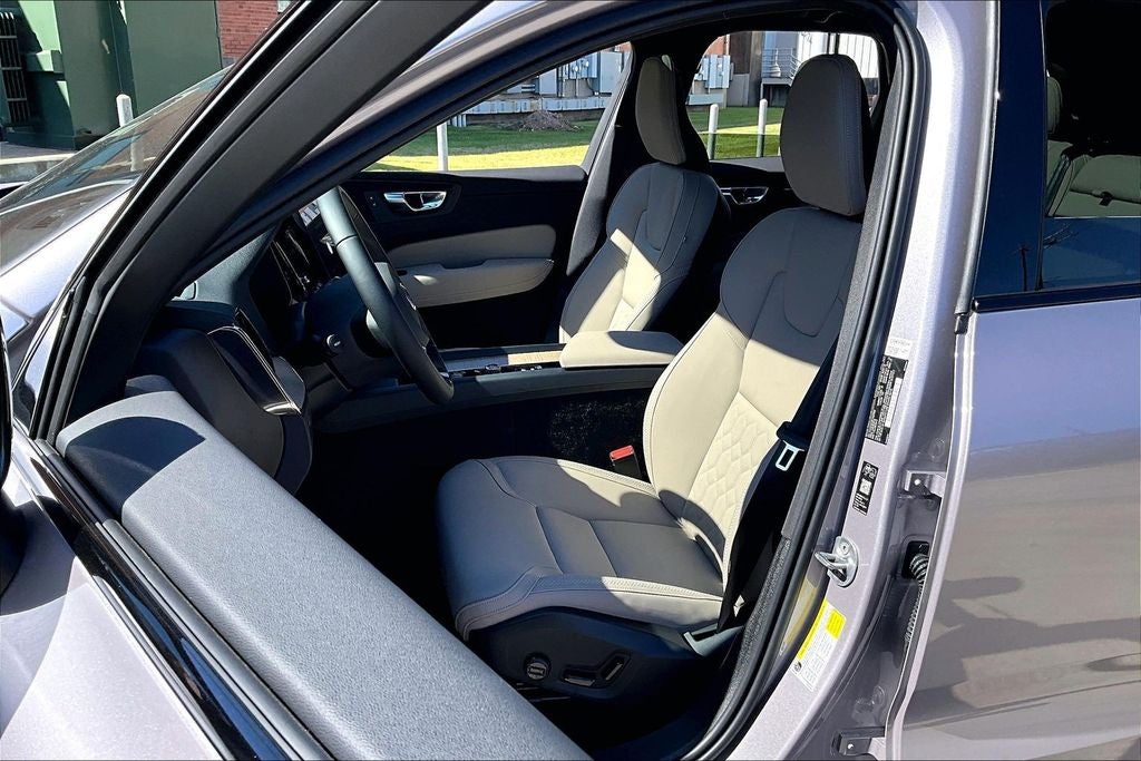 2026 Volvo XC60 B5 Core