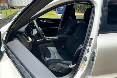 2026 Volvo XC60 B5 Core