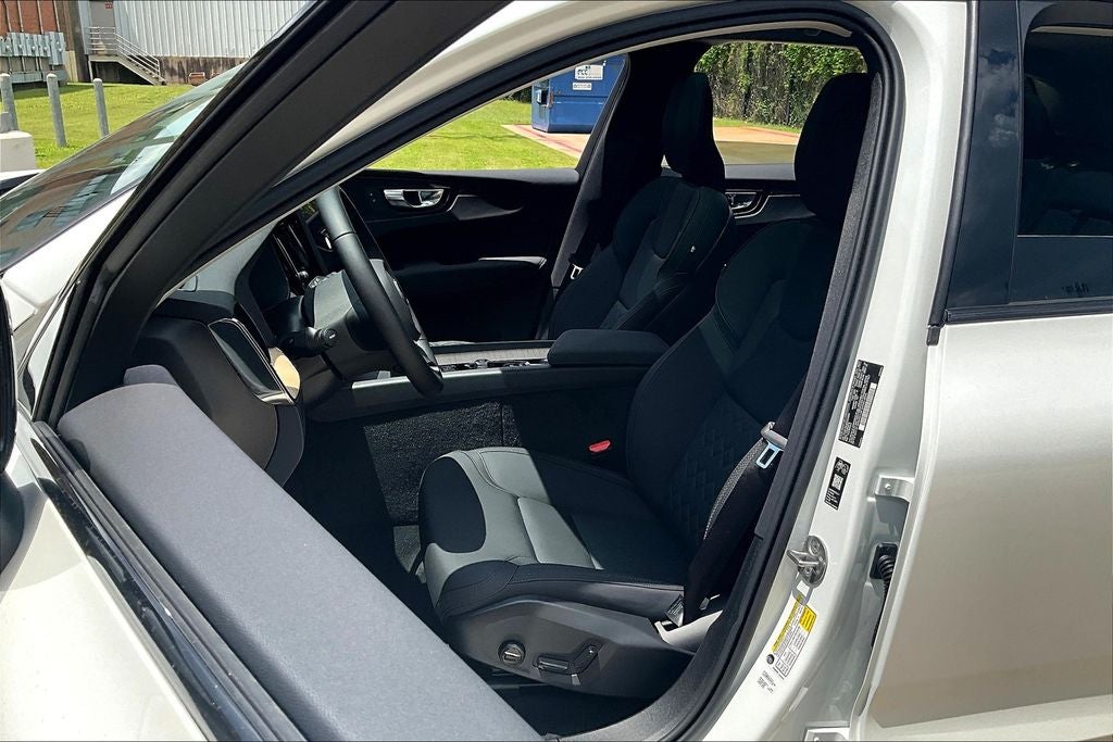 2026 Volvo XC60 B5 Core