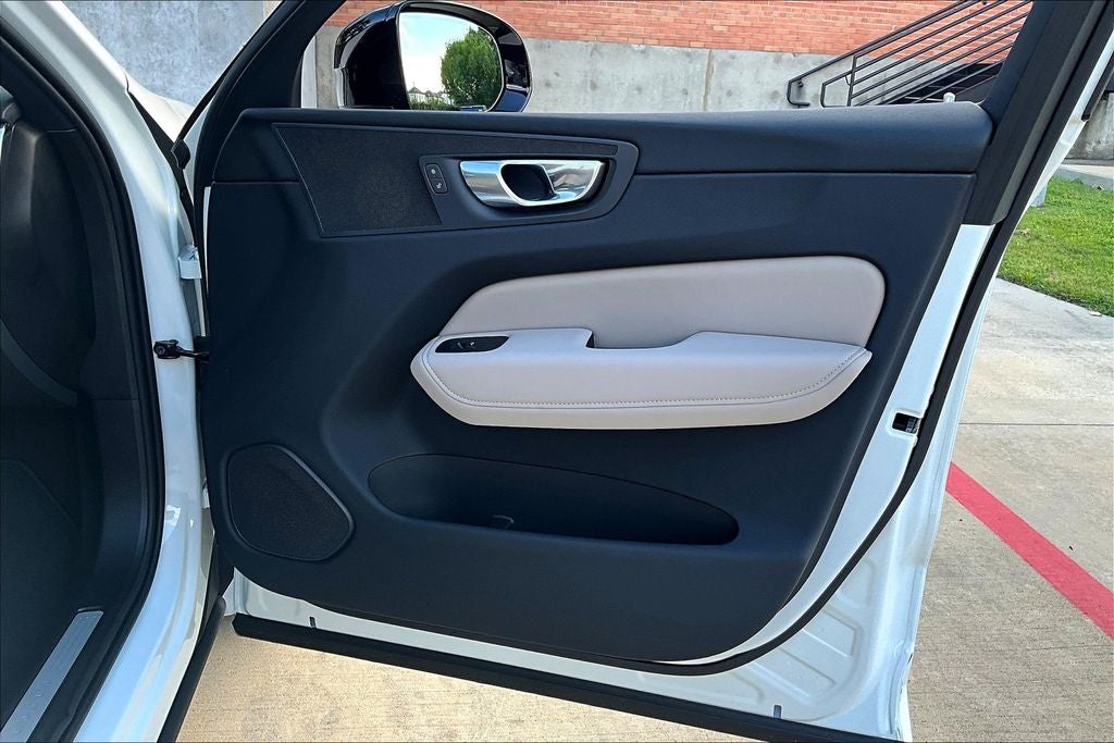 2026 Volvo XC60 B5 Core