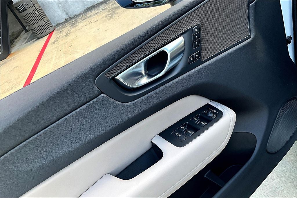 2026 Volvo XC60 B5 Core