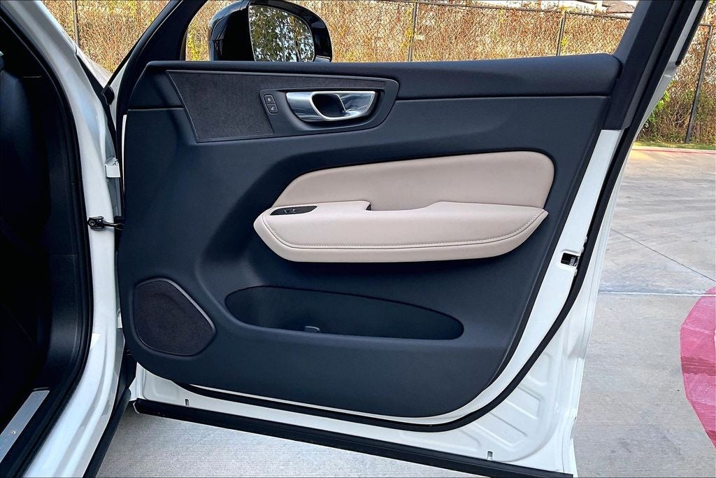 2026 Volvo XC60 B5 Core