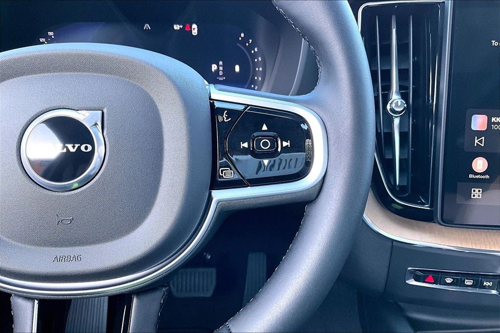 2026 Volvo XC60 B5 Core