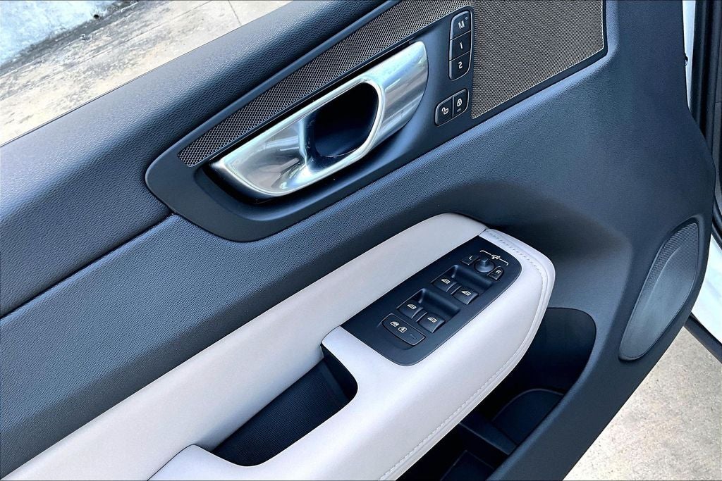 2026 Volvo XC60 B5 Core