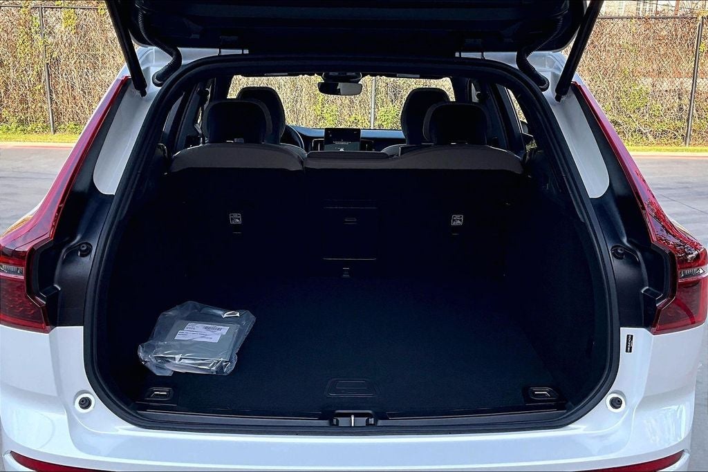 2026 Volvo XC60 B5 Core