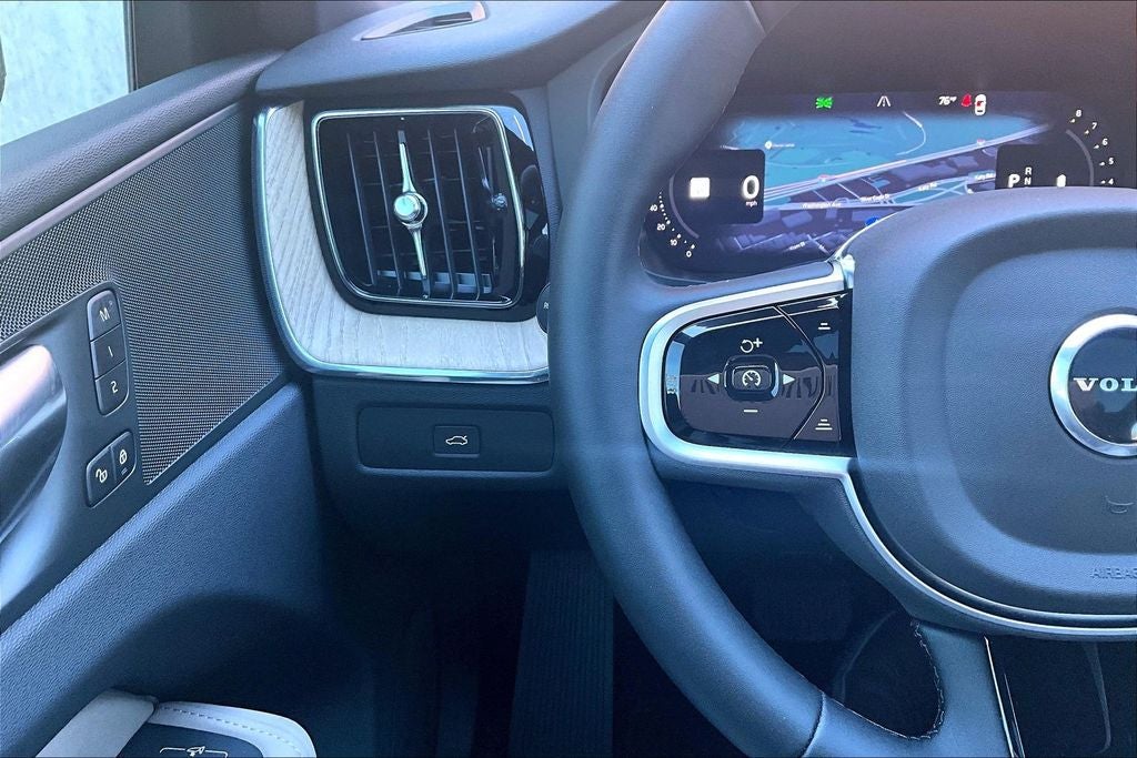 2026 Volvo XC60 B5 Core