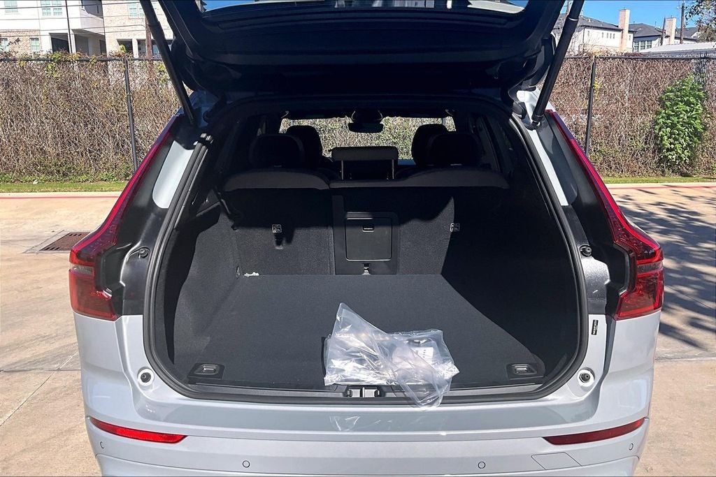 2026 Volvo XC60 B5 Core