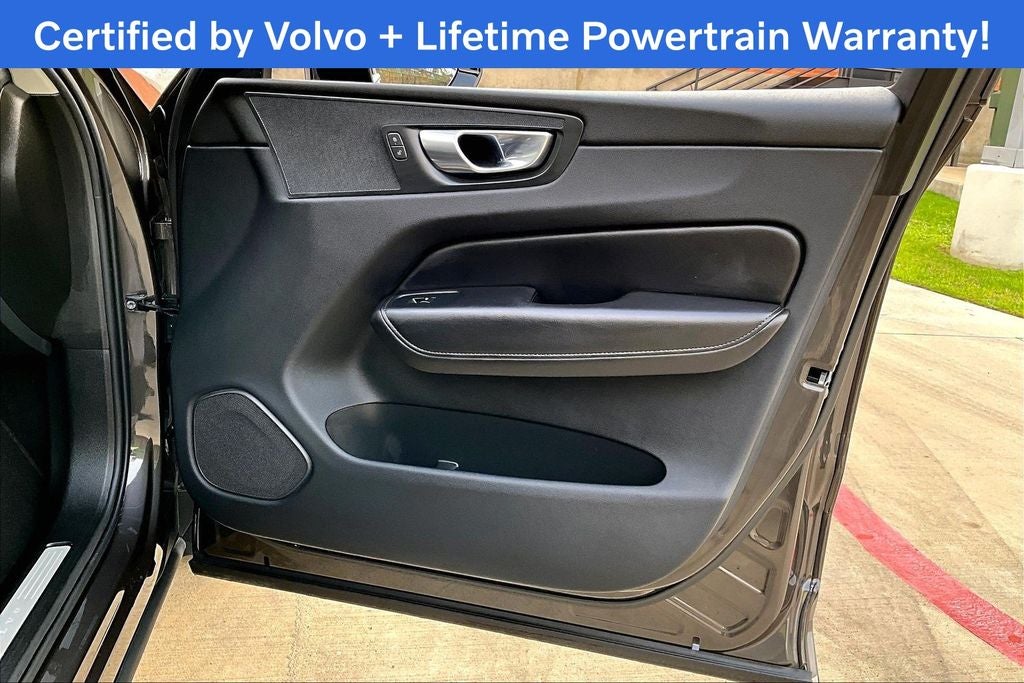 2025 Volvo XC60 B5 Core