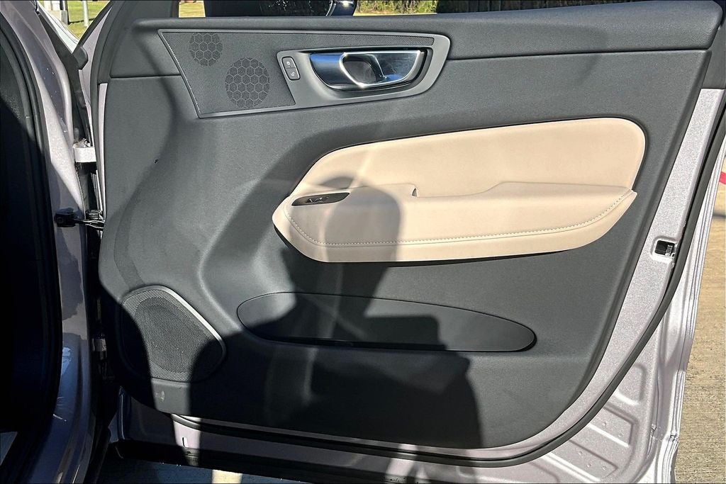 2026 Volvo XC60 B5 Core