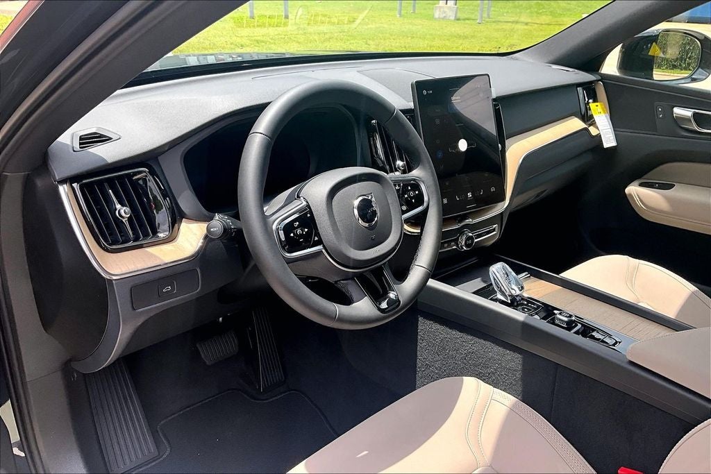 2026 Volvo XC60 B5 Core