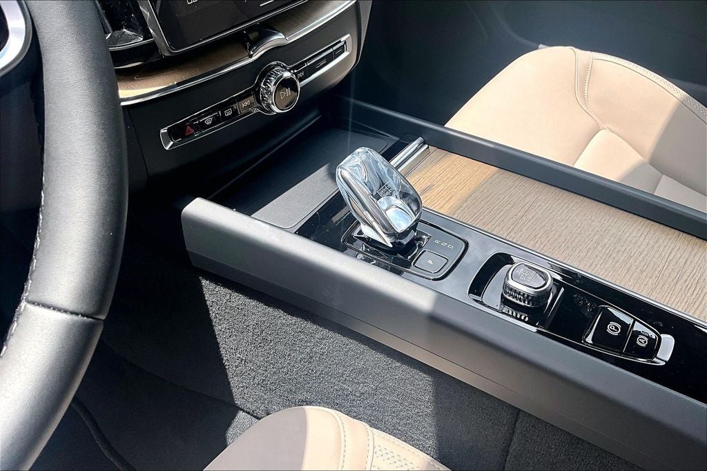 2026 Volvo XC60 B5 Core
