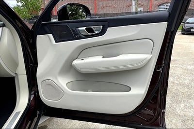 2026 Volvo XC60 B5 Ultra