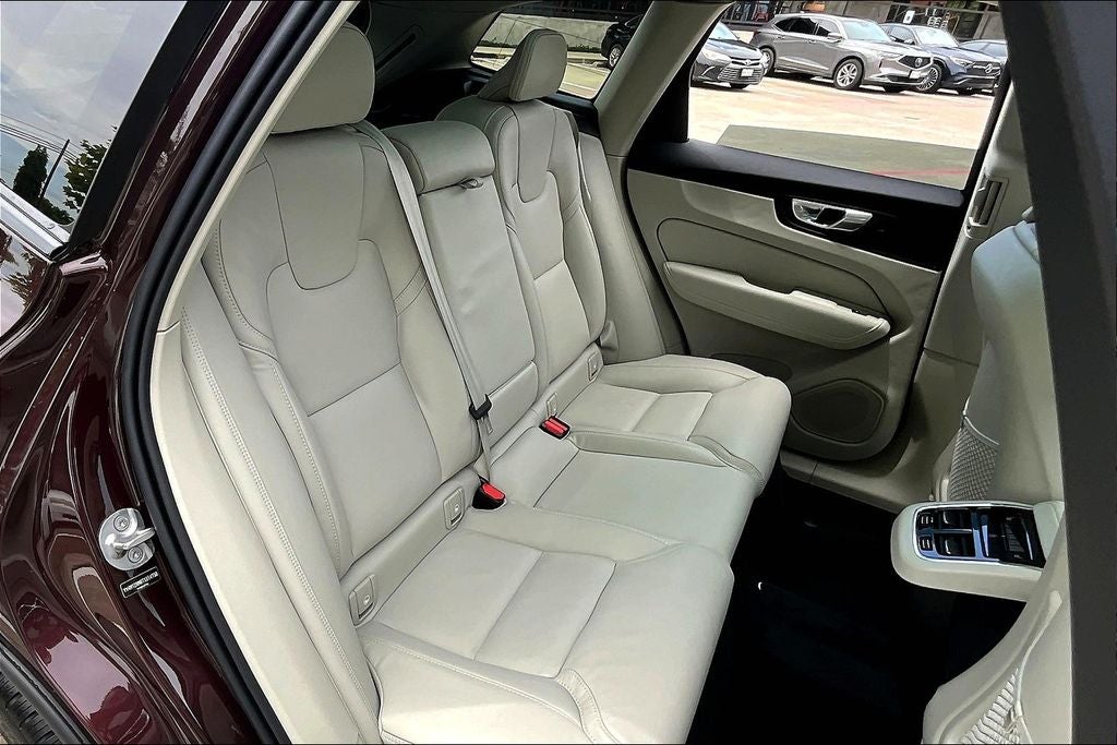 2026 Volvo XC60 B5 Ultra