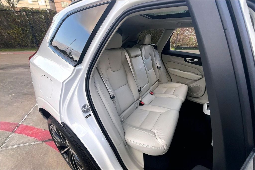 2026 Volvo XC60 B5 Ultra