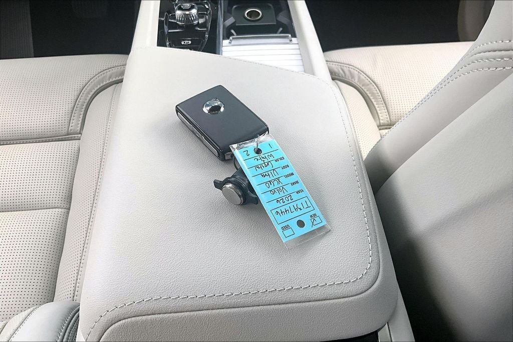 2026 Volvo XC60 B5 Ultra