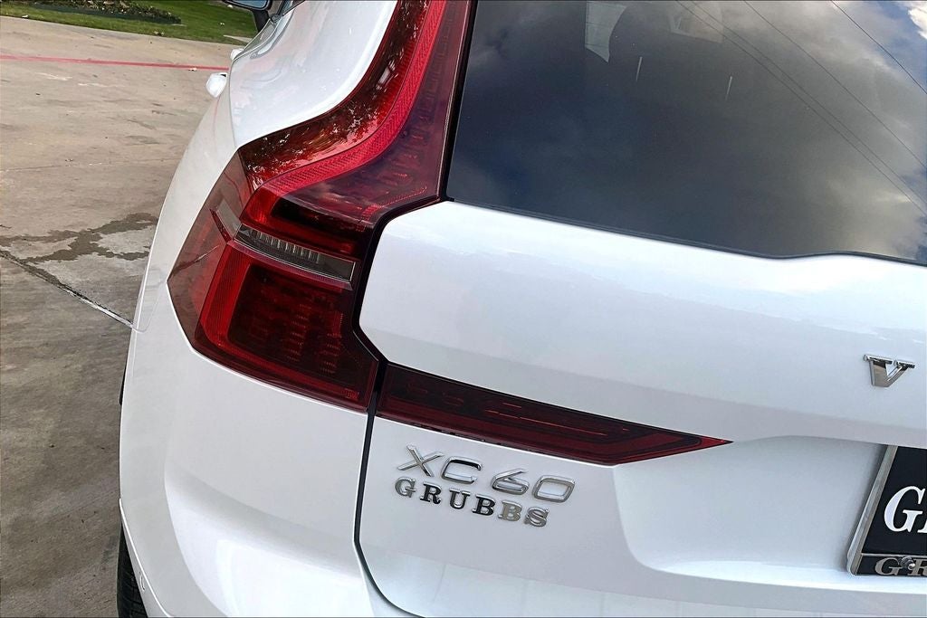 2026 Volvo XC60 B5 Ultra