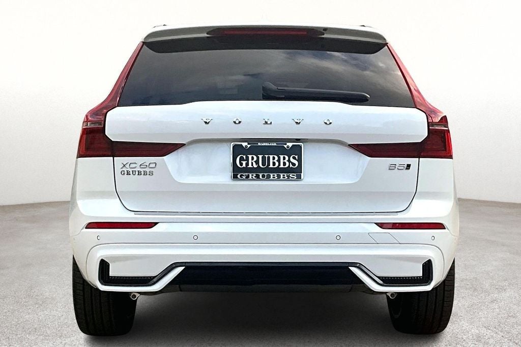 2026 Volvo XC60 B5 Ultra