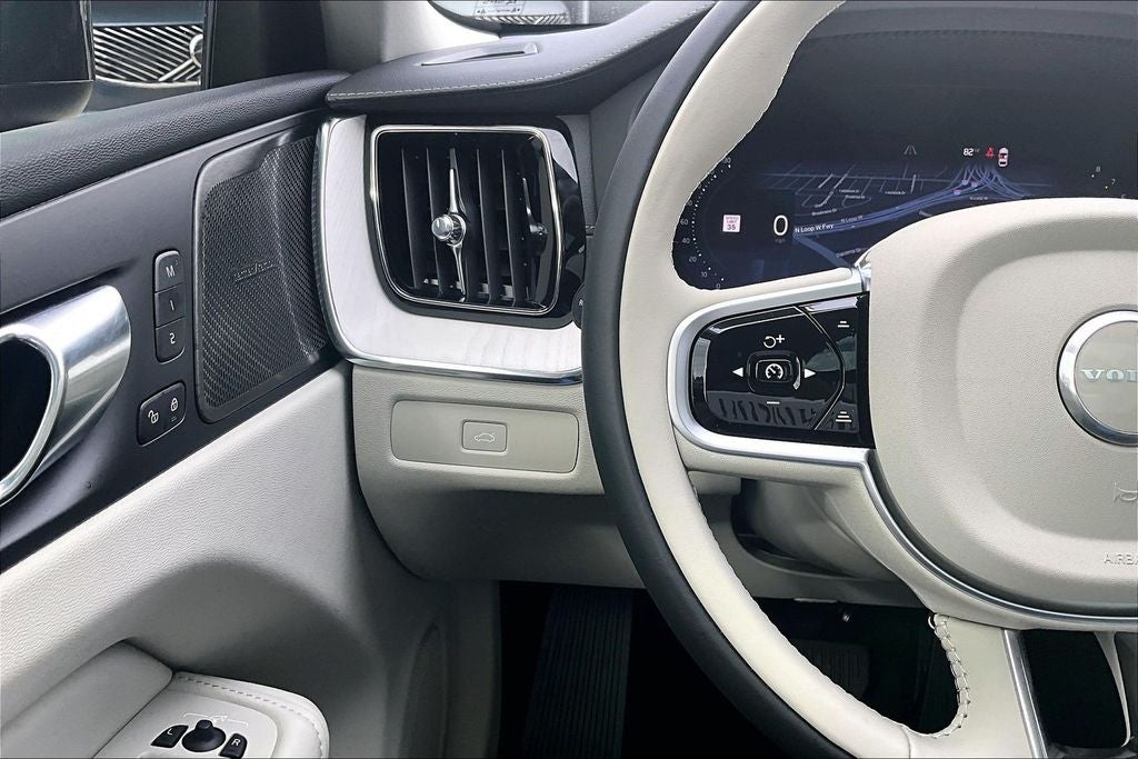 2026 Volvo XC60 B5 Ultra