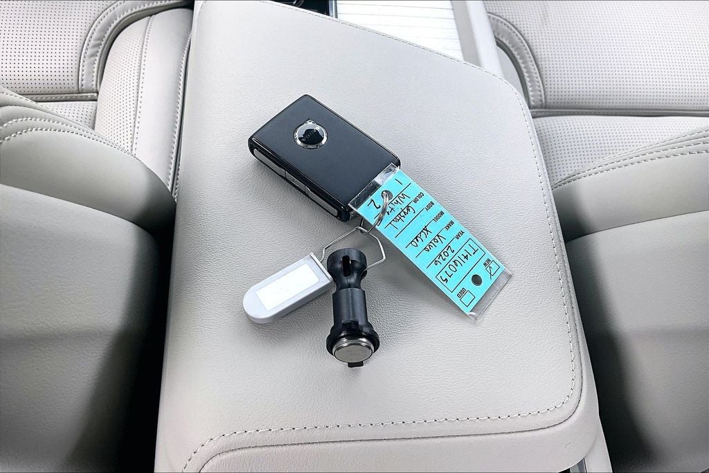 2026 Volvo XC60 B5 Ultra