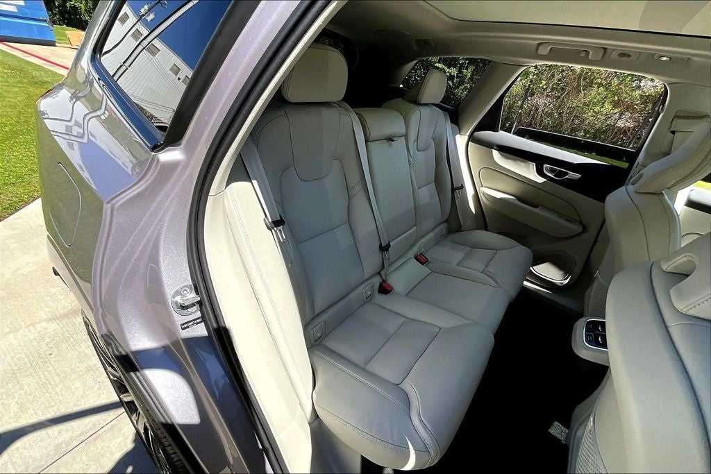 2026 Volvo XC60 B5 Ultra