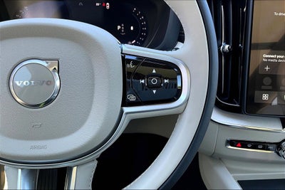 2026 Volvo XC60 B5 Ultra