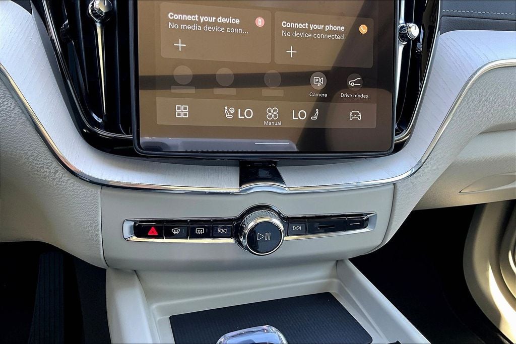 2026 Volvo XC60 B5 Ultra