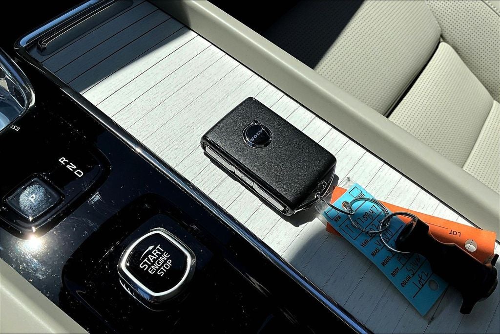 2026 Volvo XC60 B5 Ultra