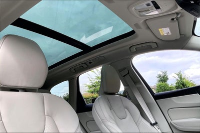 2026 Volvo XC60 B5 Ultra