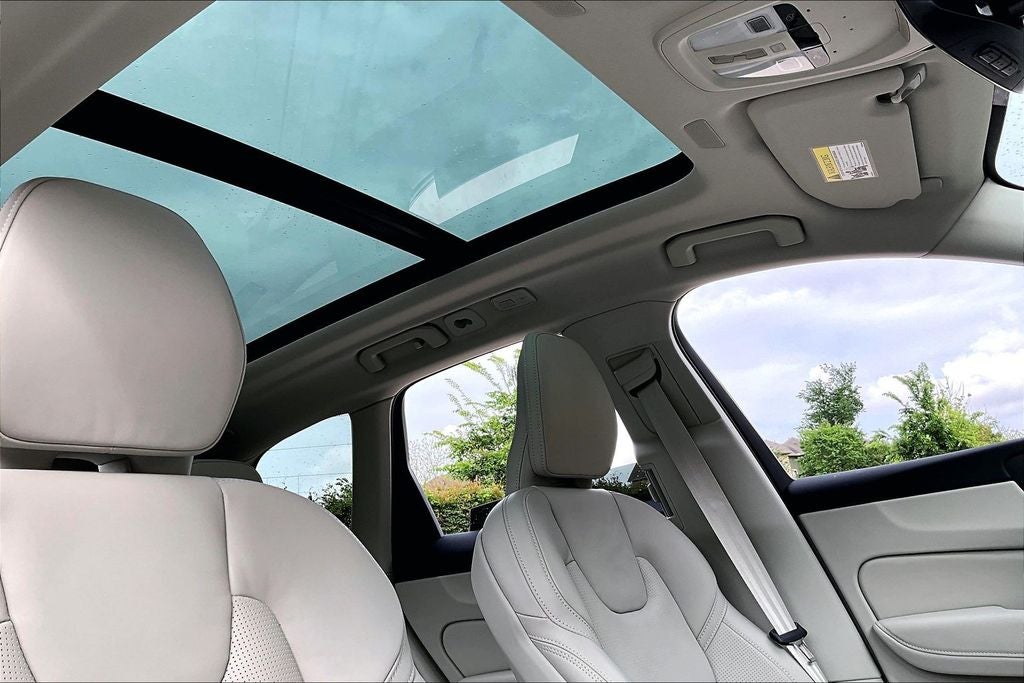 2026 Volvo XC60 B5 Ultra