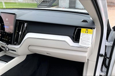 2026 Volvo XC60 B5 Ultra