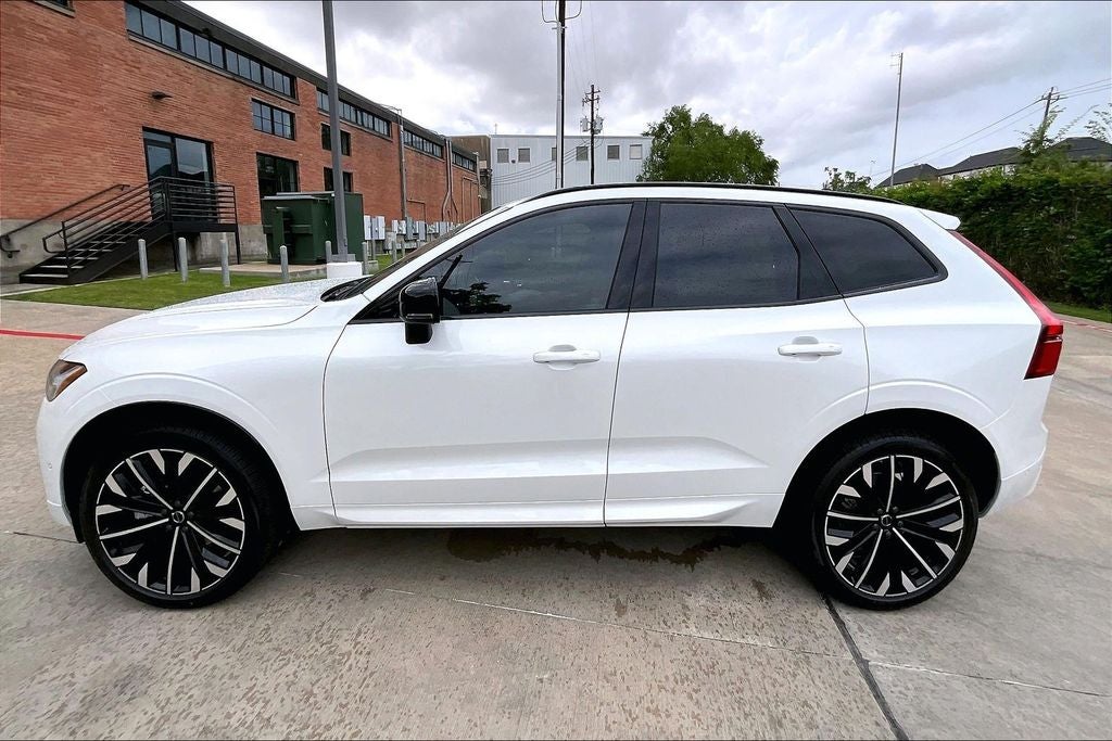 2026 Volvo XC60 B5 Ultra