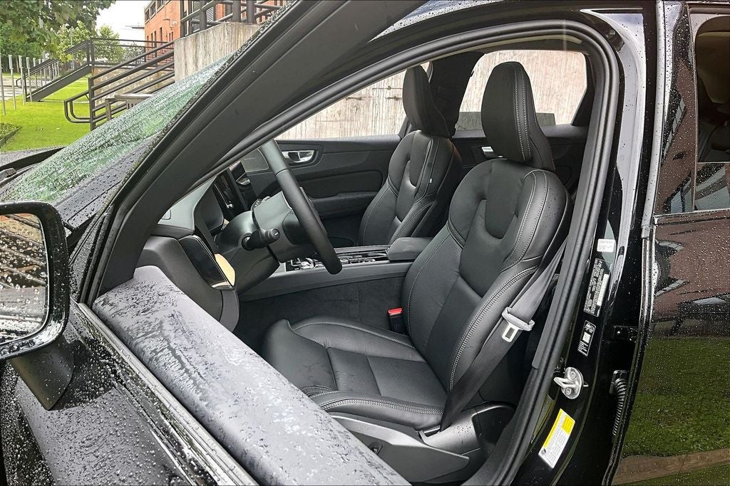 2026 Volvo XC60 B5 Ultra