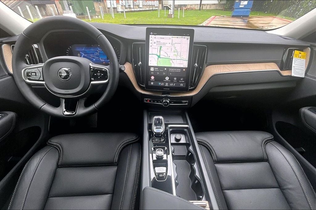 2026 Volvo XC60 B5 Ultra