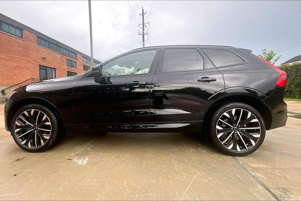 2026 Volvo XC60 B5 Ultra