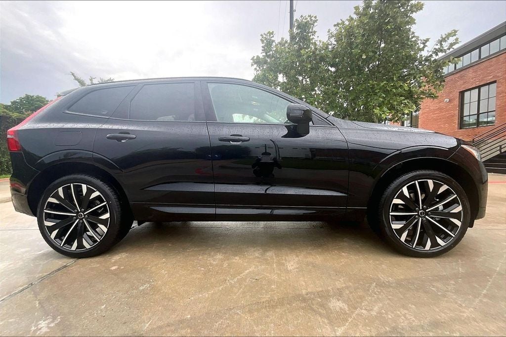 2026 Volvo XC60 B5 Ultra
