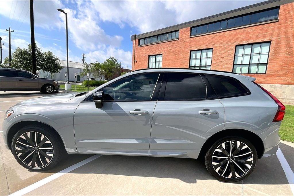 2026 Volvo XC60 B5 Ultra