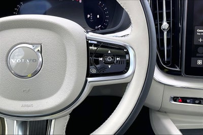 2026 Volvo XC60 B5 Ultra